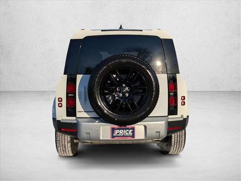 Used 2025 Land Rover Defender 110 S image 6