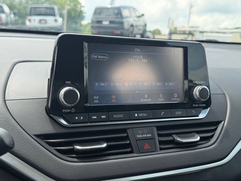 Used 2022 Nissan Altima 2.5 S FWD image 21