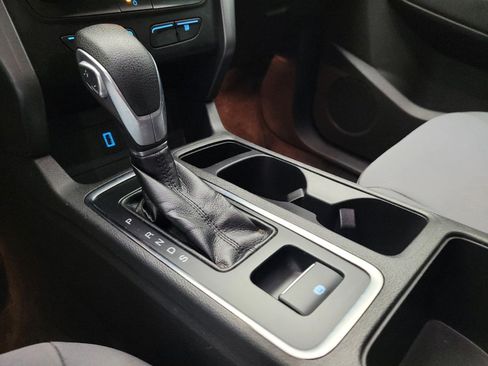 Used 2019 Ford Escape S image 26