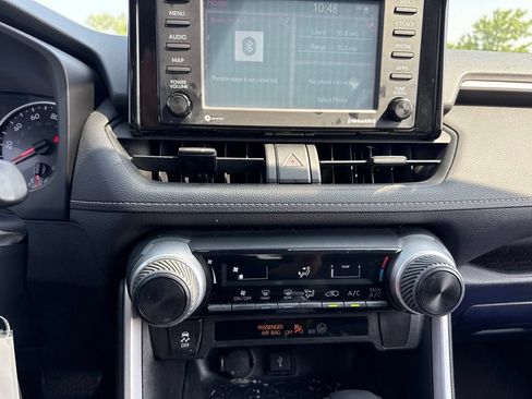 Used 2021 Toyota RAV4 LE FWD image 24