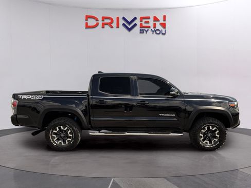 Used 2023 Toyota Tacoma TRD Off-Road w/ Advanced Technology Package AWD/4WD image 6