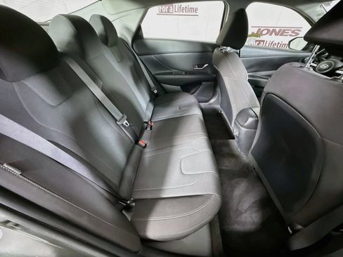 Certified 2024 Hyundai Elantra SE FWD image 29