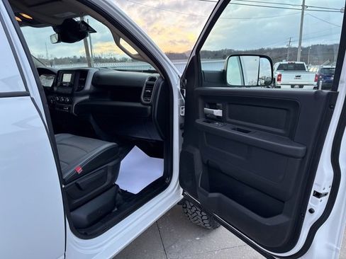 Used 2019 RAM 2500 Tradesman w/ Safety Group image 38