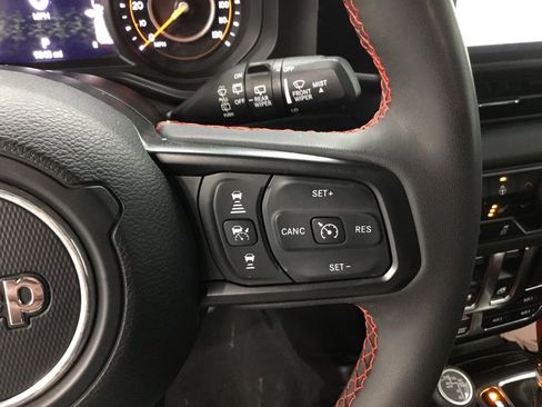 Used 2024 Jeep Wrangler Rubicon image 16