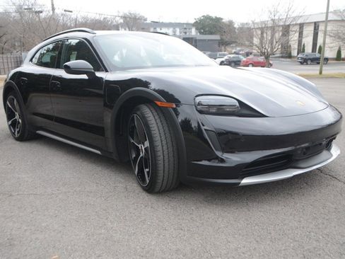 Used 2023 Porsche Taycan 4 Cross Turismo w/ Premium Package image 9