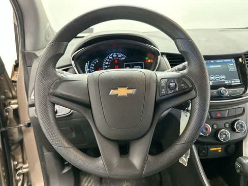 Used 2018 Chevrolet Trax LS FWD image 7