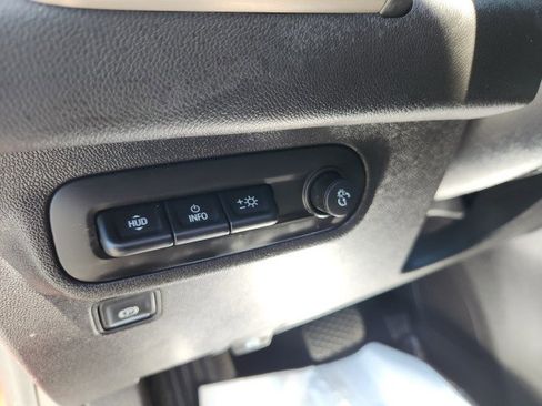 Used 2023 GMC Terrain Denali image 37