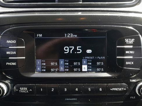 Used 2018 Kia Soul Base image 24