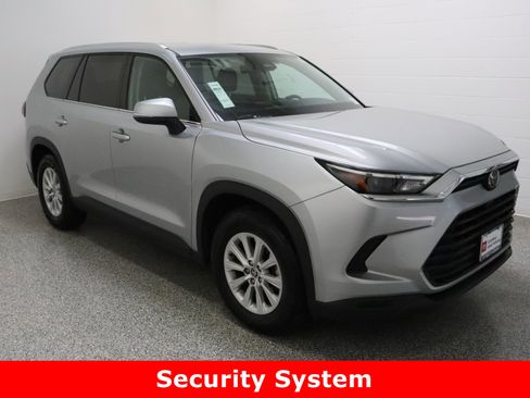 Certified 2025 Toyota Grand Highlander AWD image 4