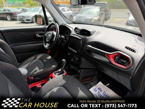 Used 2021 Jeep Renegade Trailhawk AWD/4WD image 20
