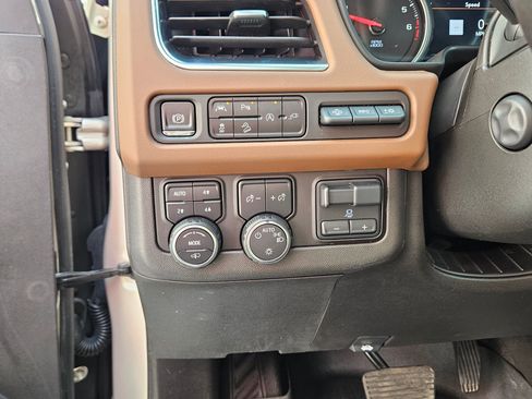 Used 2021 Chevrolet Suburban High Country image 19