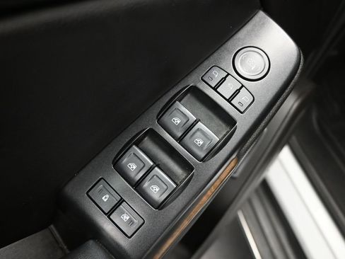 Used 2018 GMC Yukon Denali image 13