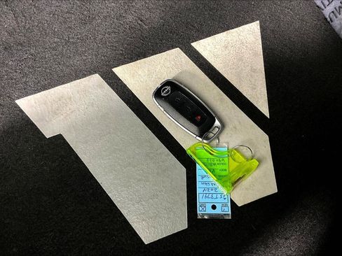 Used 2024 Nissan Rogue S image 33