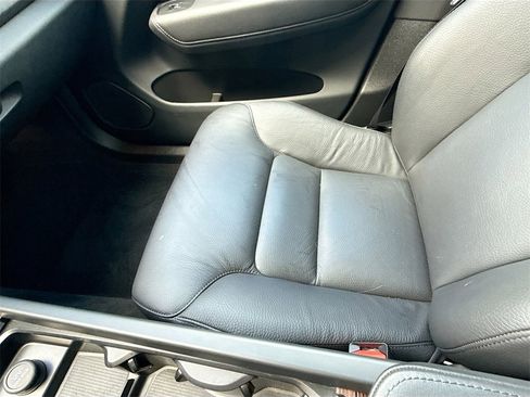 Used 2023 Volvo XC60 B5 Plus image 18