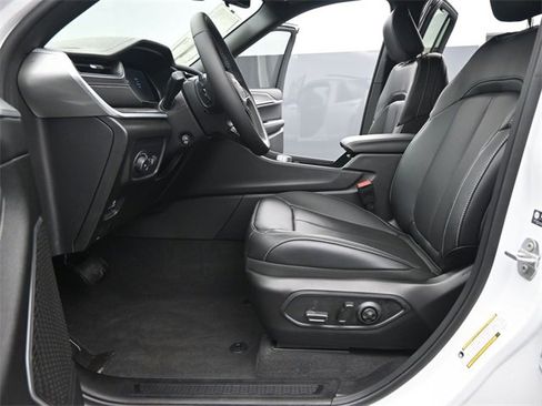 New 2025 Jeep Grand Cherokee Limited w/ Luxury Tech Group II image 10