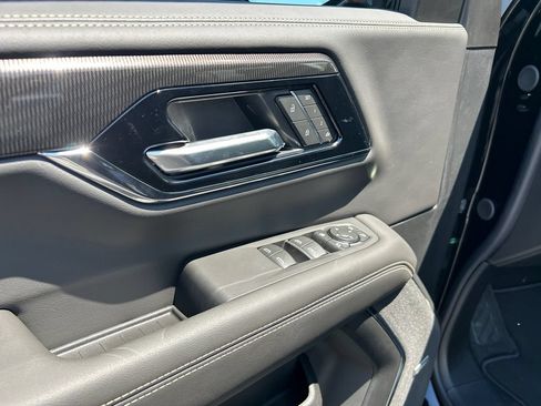 New 2026 GMC Yukon Elevation w/ Elevation Premium Package AWD/4WD image 16