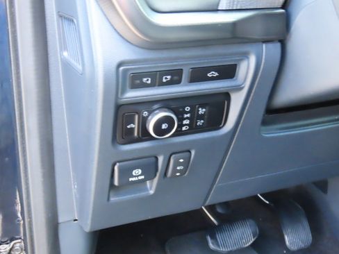 Certified 2023 Ford F150 Platinum w/ Equipment Group 701A High image 24