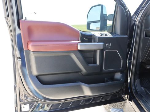 Used 2021 Ford F350 Platinum w/ Tremor Off-Road Package AWD/4WD image 35