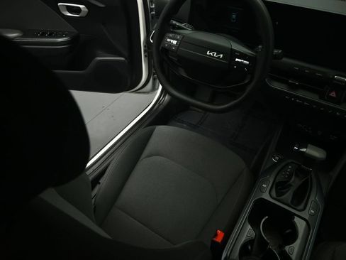 Certified 2025 Kia K4 FWD image 38