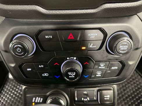 Used 2023 Jeep Renegade Latitude image 7