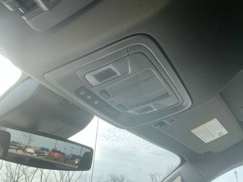 Used 2023 Chevrolet Silverado 1500 LT image 31
