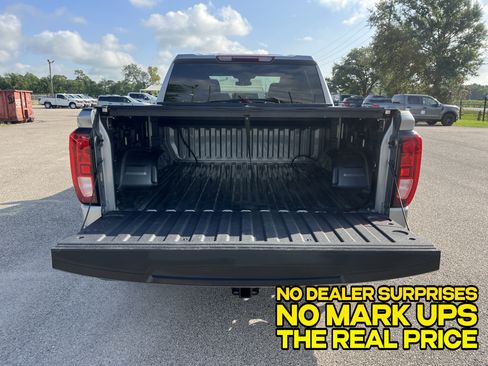 Used 2025 GMC Sierra 1500 Elevation RWD image 5