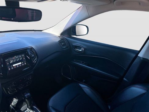 Used 2021 Jeep Compass Latitude image 22