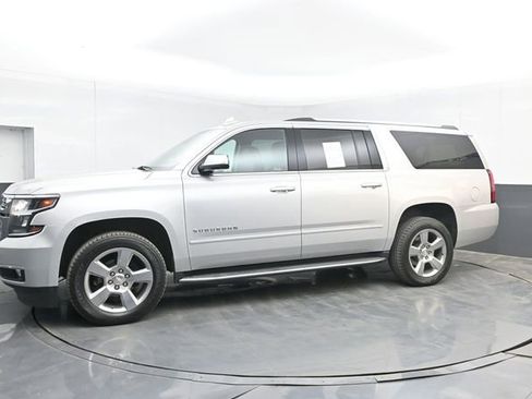 Used 2020 Chevrolet Suburban Premier AWD/4WD image 11