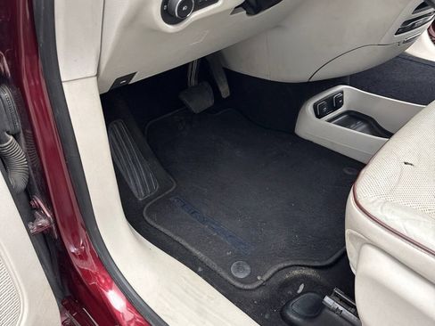 Used 2018 Chrysler Pacifica Limited FWD image 9