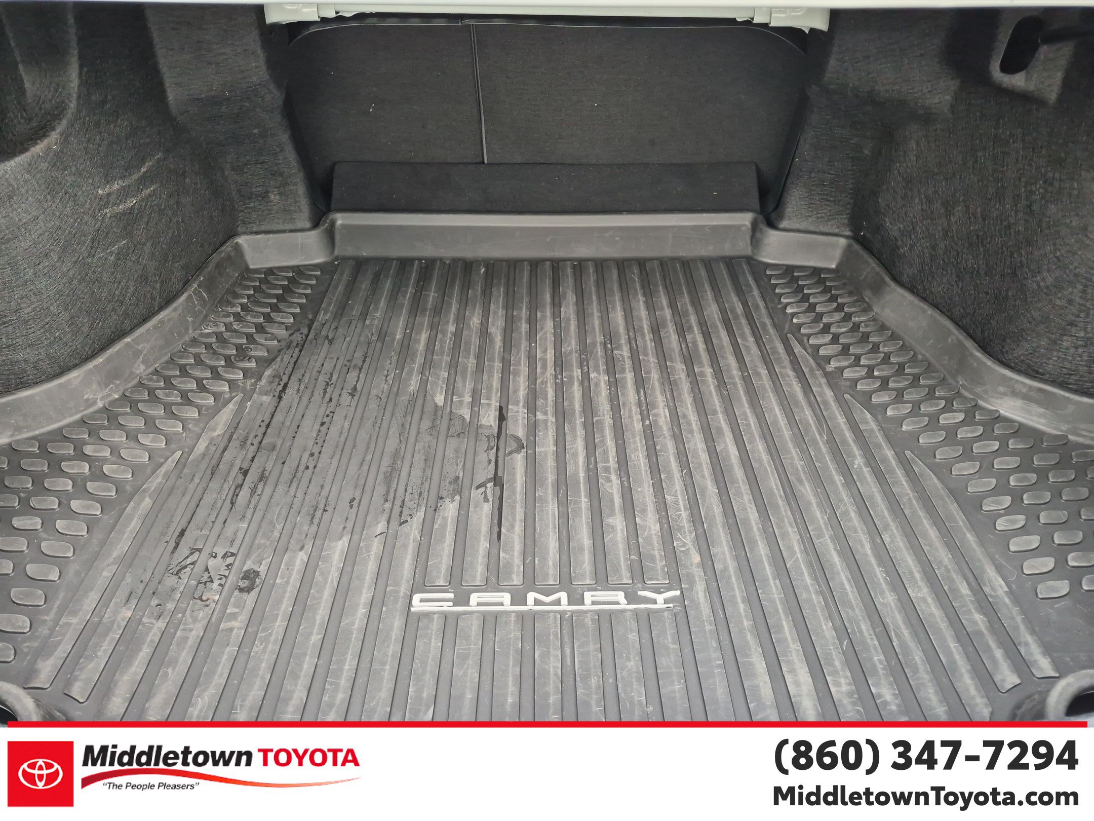 Used 2024 Toyota Camry SE w/ Cold Weather Package FWD image 30