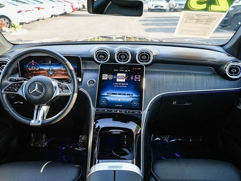 Used 2025 Mercedes-Benz GLC 300 image 12