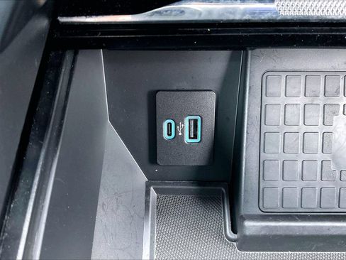 Used 2022 Ford F150 Lariat AWD/4WD image 17