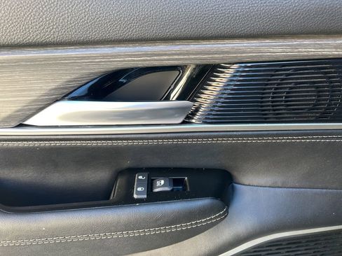 Used 2024 Jeep Wagoneer Series II image 21