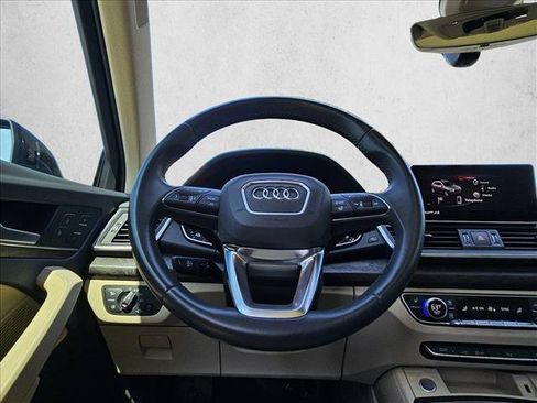 Used 2020 Audi Q5 e Premium Plus w/ Premium Plus Package AWD/4WD image 19