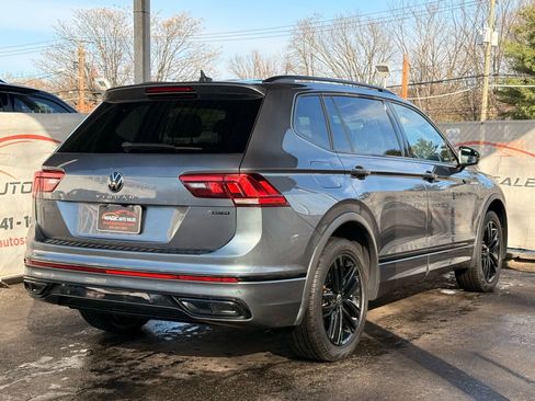 Used 2022 Volkswagen Tiguan SE R-Line image 9