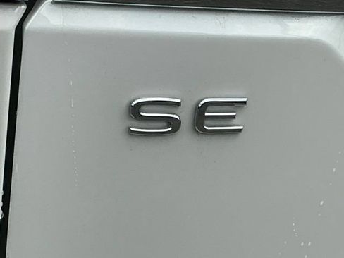 Certified 2026 Volkswagen Atlas SE FWD image 10