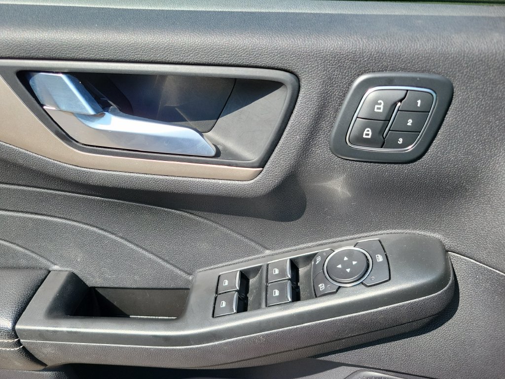 Used 2022 Ford Escape SEL w/ Technology Package FWD image 29