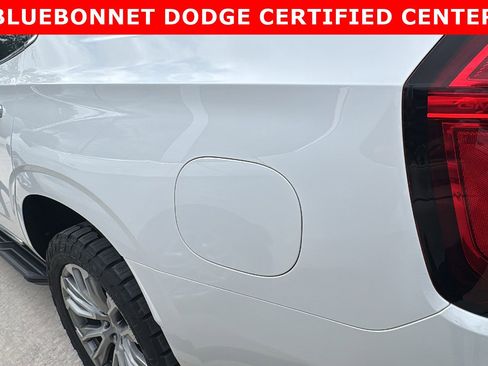 Used 2022 GMC Yukon Denali AWD/4WD image 16