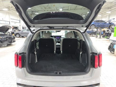 Used 2023 Kia Sorento SX image 17