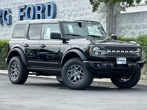 New 2025 Ford Bronco Badlands image 2