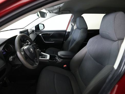 Used 2022 Toyota RAV4 LE FWD image 14