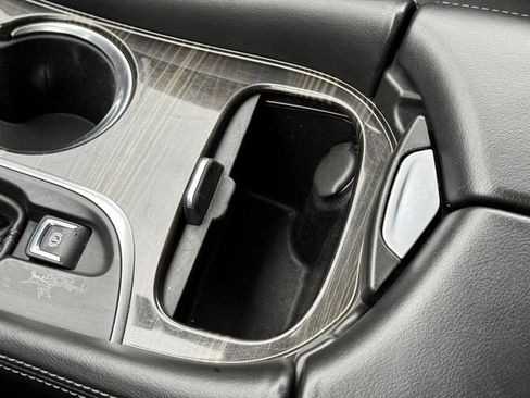 Used 2019 Buick Envision Essence image 16