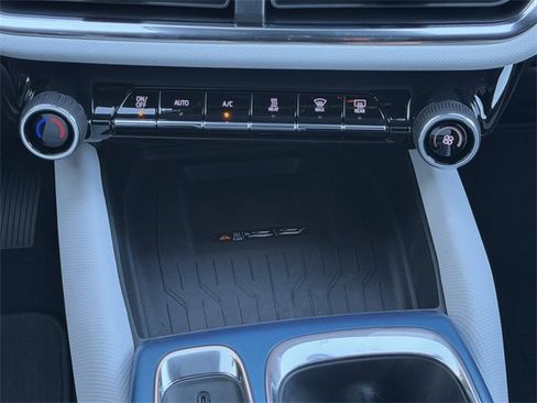 New 2026 Chevrolet Equinox EV LT image 15