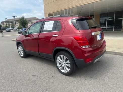 Used 2020 Chevrolet Trax Premier AWD/4WD image 2