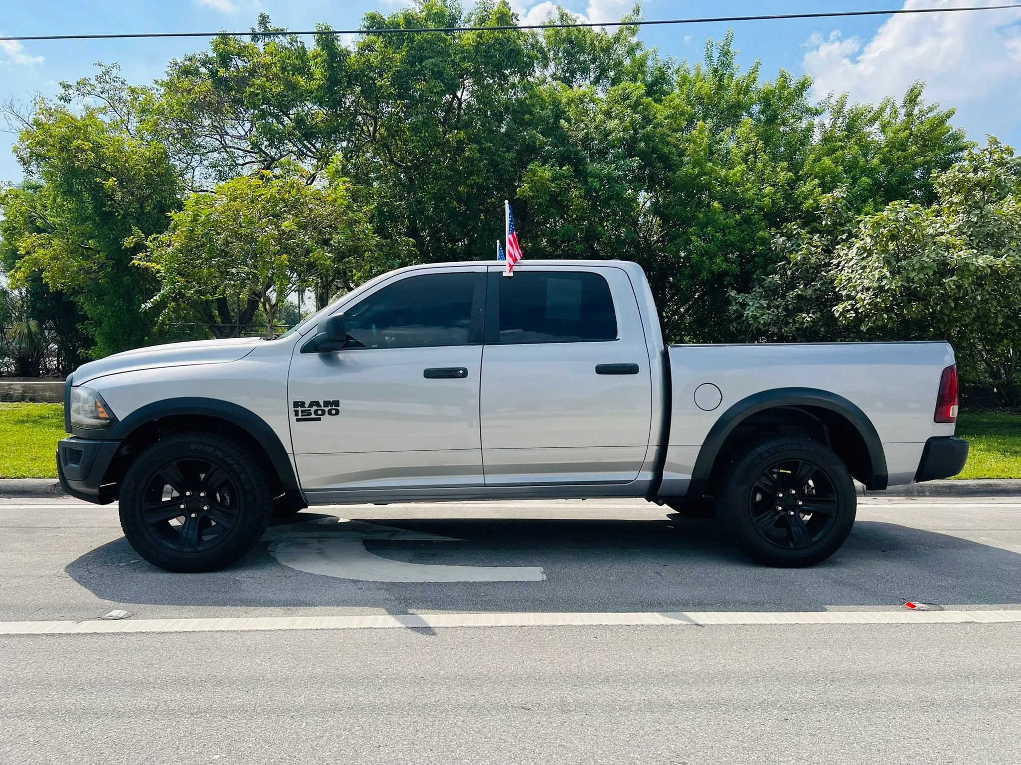 Used 2024 RAM 1500 Warlock AWD/4WD image 2