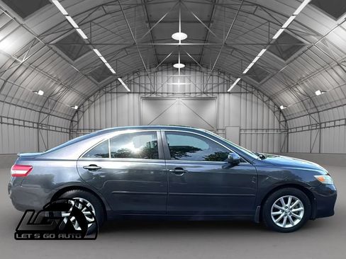 Used 2010 Toyota Camry XLE FWD image 8