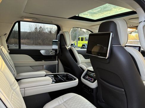 Used 2018 Lincoln Navigator Black Label w/ Cargo Package image 33