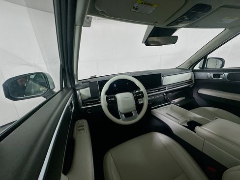 Used 2025 Hyundai Santa Fe SEL image 18