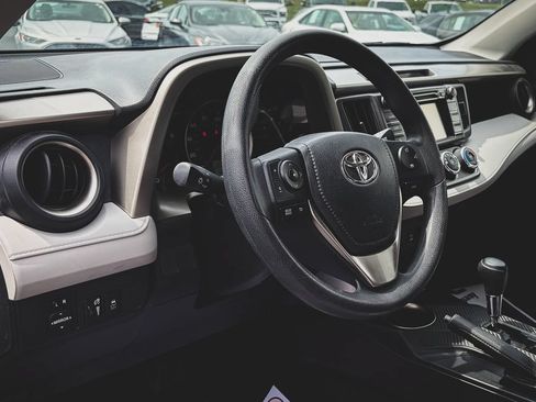 Used 2015 Toyota RAV4 LE FWD image 2