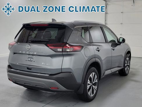 Used 2023 Nissan Rogue SV w/ SV Premium Package image 9